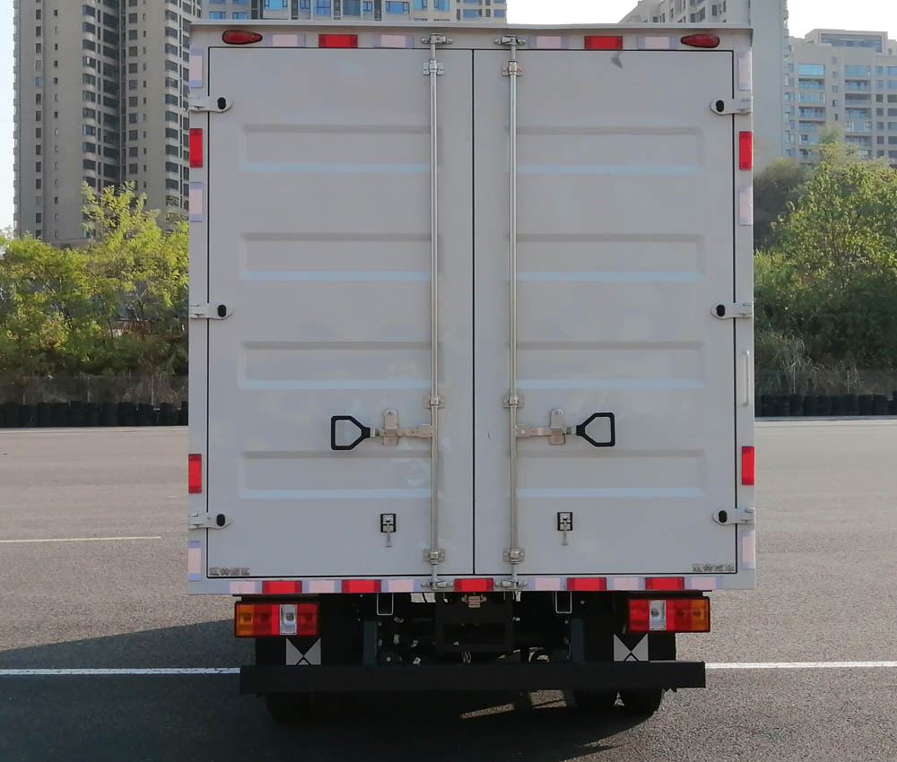 江鈴牌JX5041XXYTCC26廂式運(yùn)輸車公告圖片