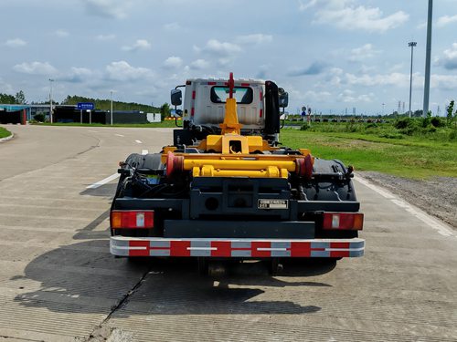豪曼牌ZZ5128ZXXG17FB1車廂可卸式垃圾車公告圖片
