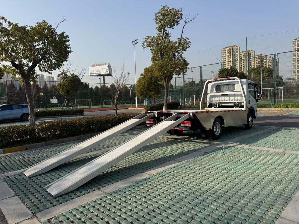 東風(fēng)牌DFA5040TPBEBEV4純電動(dòng)平板運(yùn)輸車(chē)公告圖片