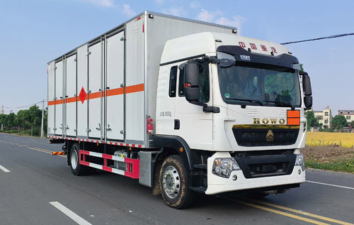 QYY5187XRYZZ6型易燃液體廂式運(yùn)輸車(chē)圖片