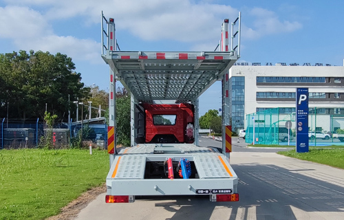 解放牌CA5250TCLP66K24L7T1E6車(chē)輛運(yùn)輸車(chē)公告圖片