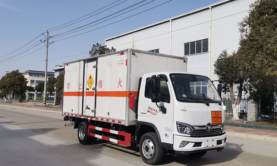 大力牌DLQ5041XYWBJ6氧化性物品廂式運(yùn)輸車