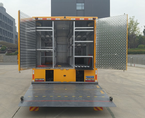 程力威牌CLW5120XZBADY裝備車公告圖片