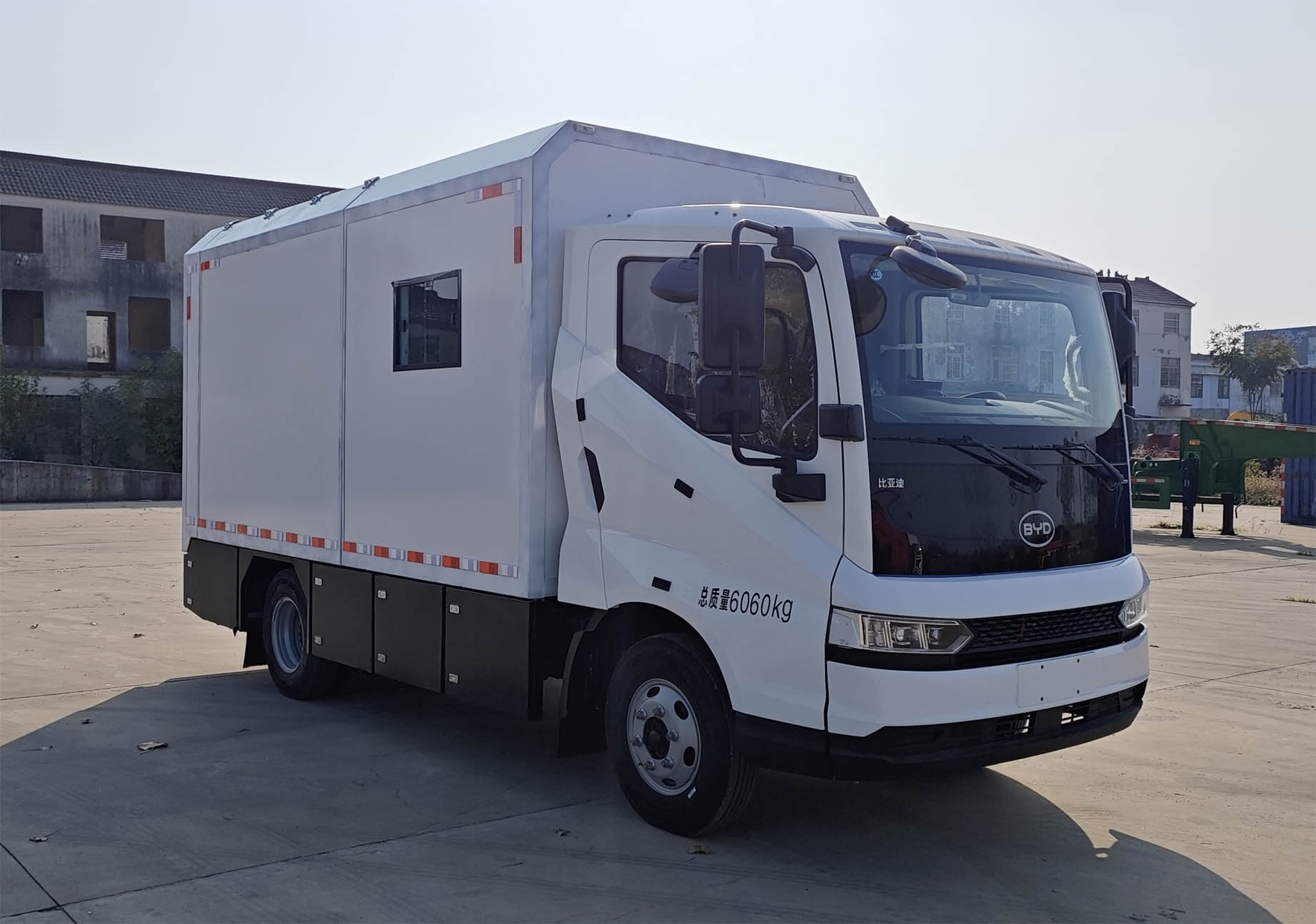 盛路達牌WSB5061XYLHEV4C1插電式增程混合動力醫(yī)療車