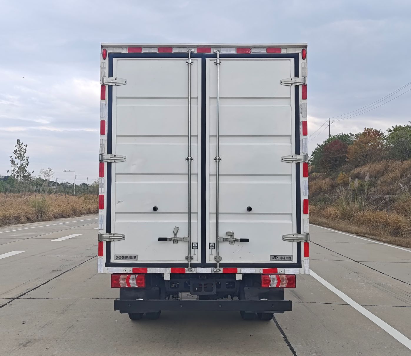 宇通牌ZKH5046XXYBEV7純電動廂式運輸車公告圖片