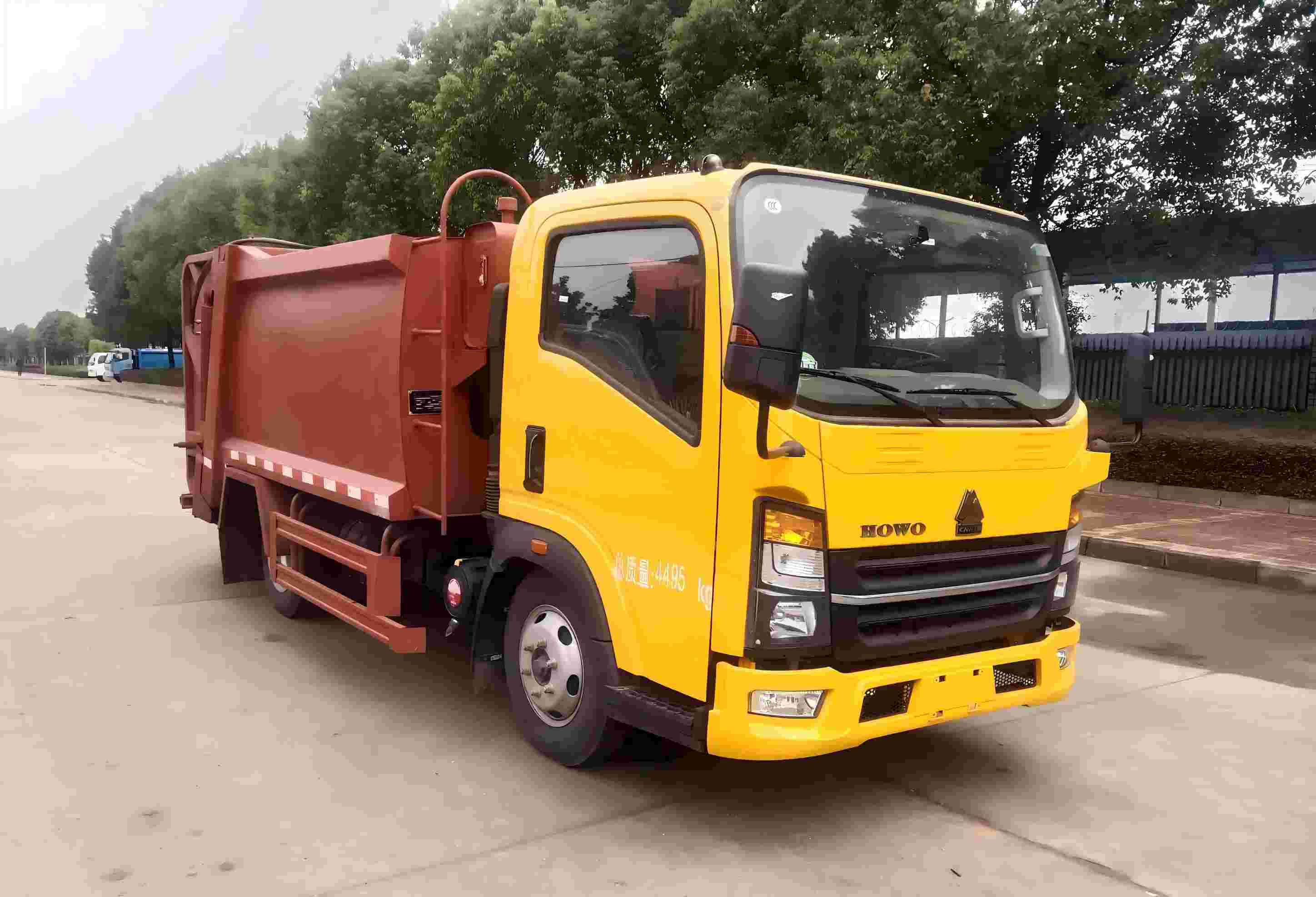 馨雅通牌ZXN5047TQXZ6垃圾桶清洗車