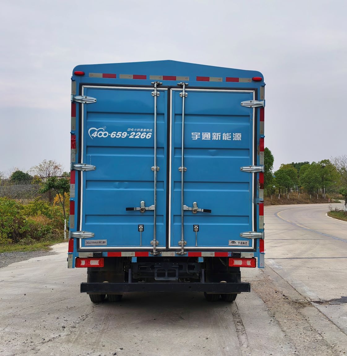 宇通牌ZKH5045CCYBEV2561純電動(dòng)倉柵式運(yùn)輸車公告圖片