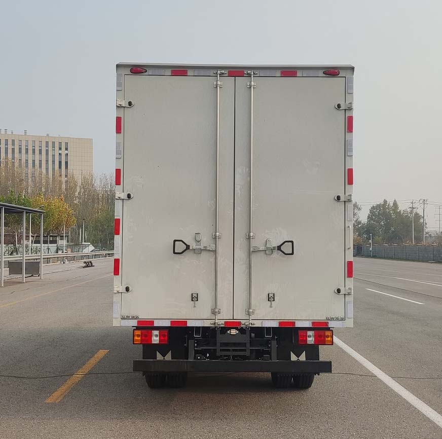 江鈴牌JX5041XXYTGM26廂式運(yùn)輸車公告圖片