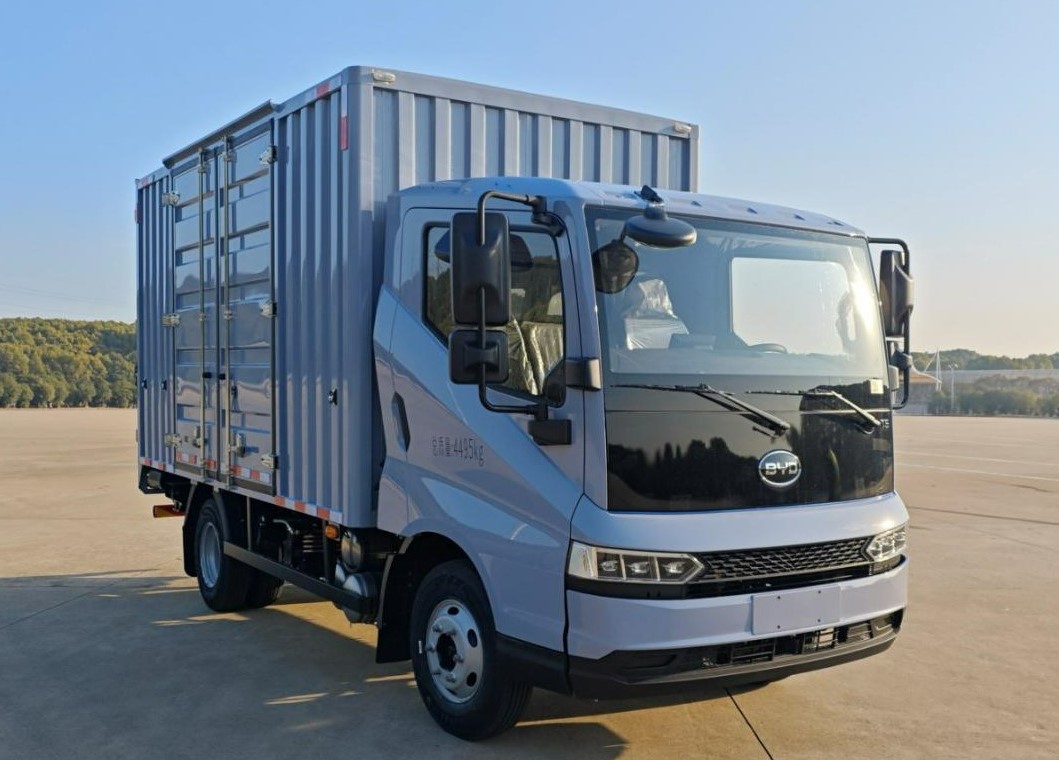 比亞迪牌BYD5040XXYBEV9純電動廂式運(yùn)輸車公告圖片