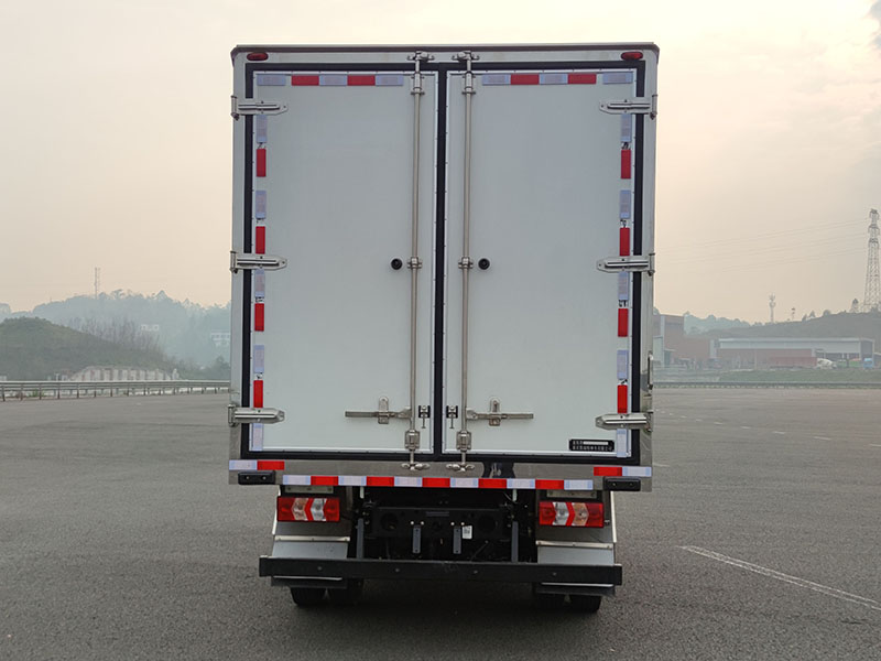 重特牌QYZ5040XLCSXBEV純電動冷藏車公告圖片