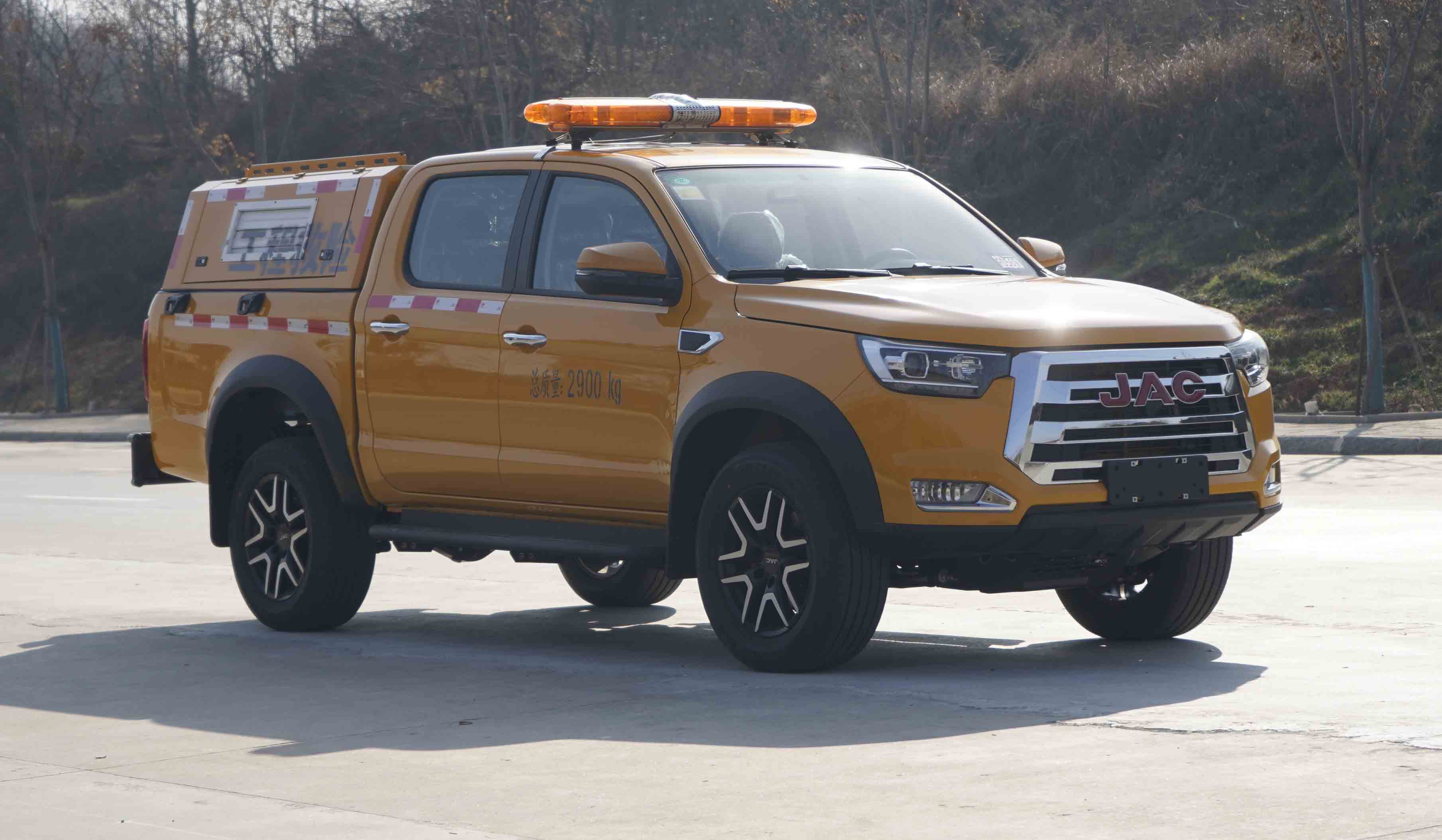 KLF5030XXHH6型救險(xiǎn)車(chē)圖片