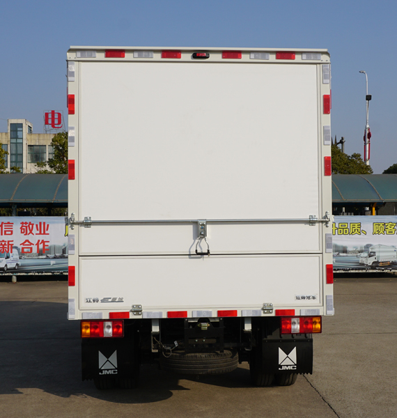 江鈴牌JX5030XYKTEA2BEV純電動(dòng)翼開啟廂式貨車公告圖片