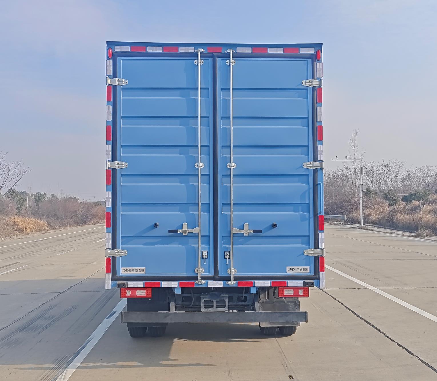 宇通牌ZKH5045XXYBEV256A純電動廂式運輸車公告圖片