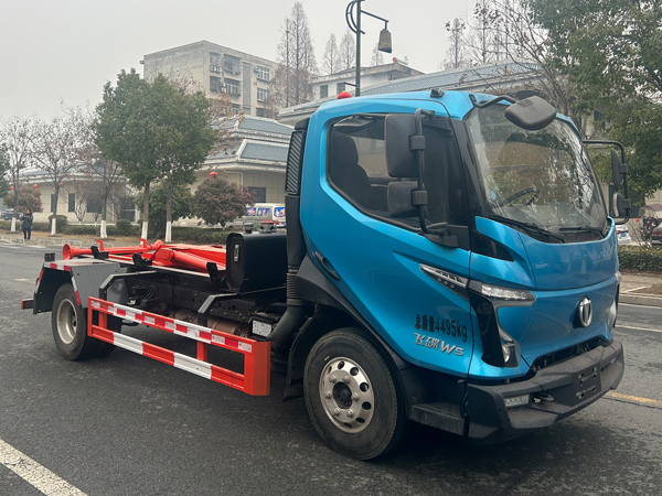 程力威牌CLW5047ZXXASK車廂可卸式垃圾車公告圖片