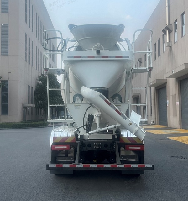 比亞迪牌BYD5310GJBBEV6純電動混凝土攪拌運輸車公告圖片