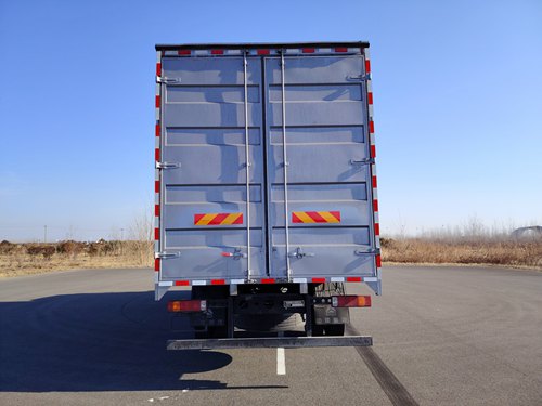 豪曼牌ZZ5188XXYM10FB0廂式貨車公告圖片