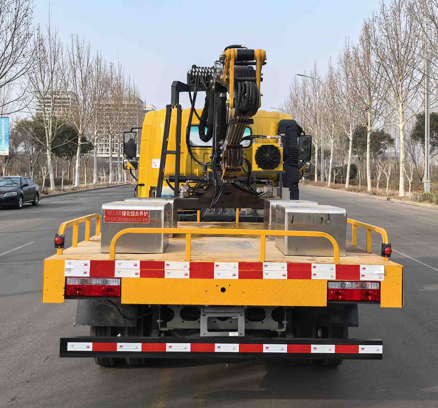 鴻昇久邦牌JBP5040TYHCD6綠化綜合養(yǎng)護(hù)車(chē)公告圖片