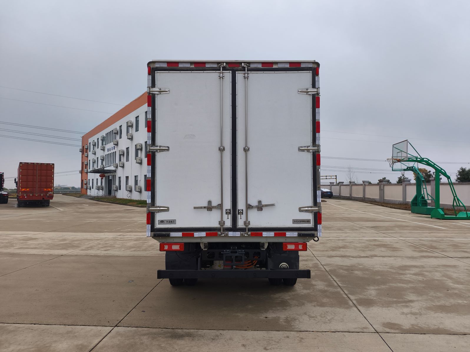 宇通牌ZKH5045XLCBEV13純電動冷藏車公告圖片