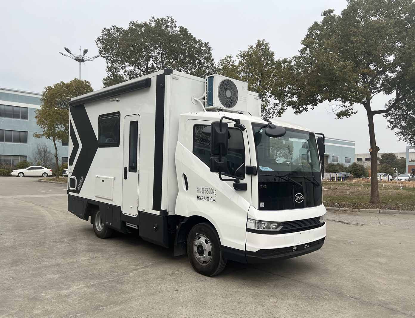 謹(jǐn)誠牌GRD5061XLJHEV插電式增程混合動(dòng)力旅居車公告圖片