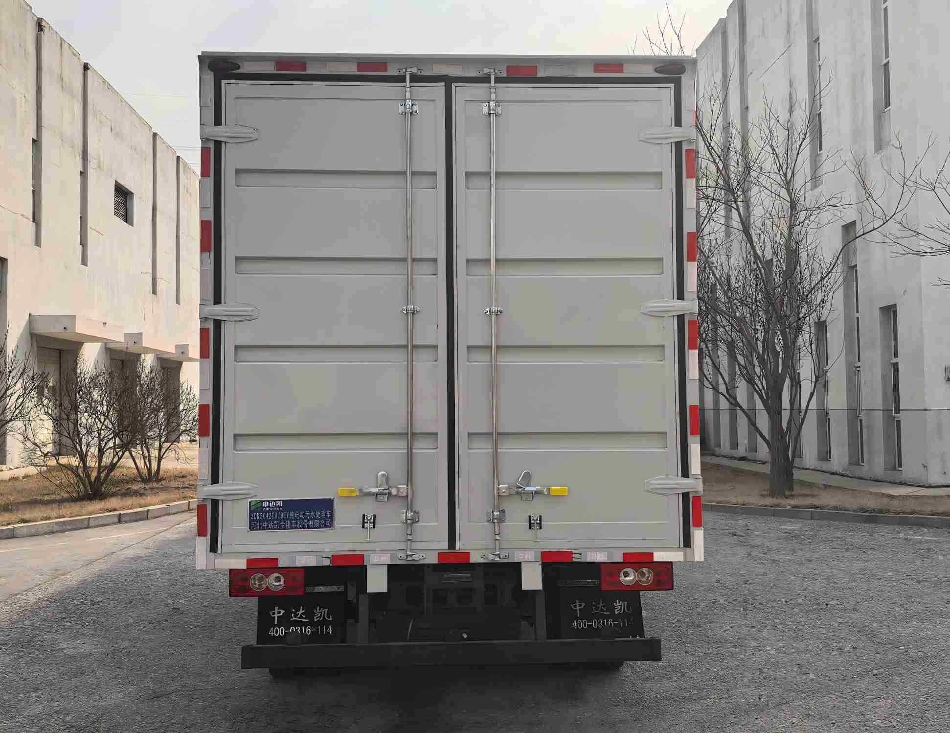 中達(dá)凱牌ZDK5042TWCBEV純電動(dòng)污水處理車公告圖片