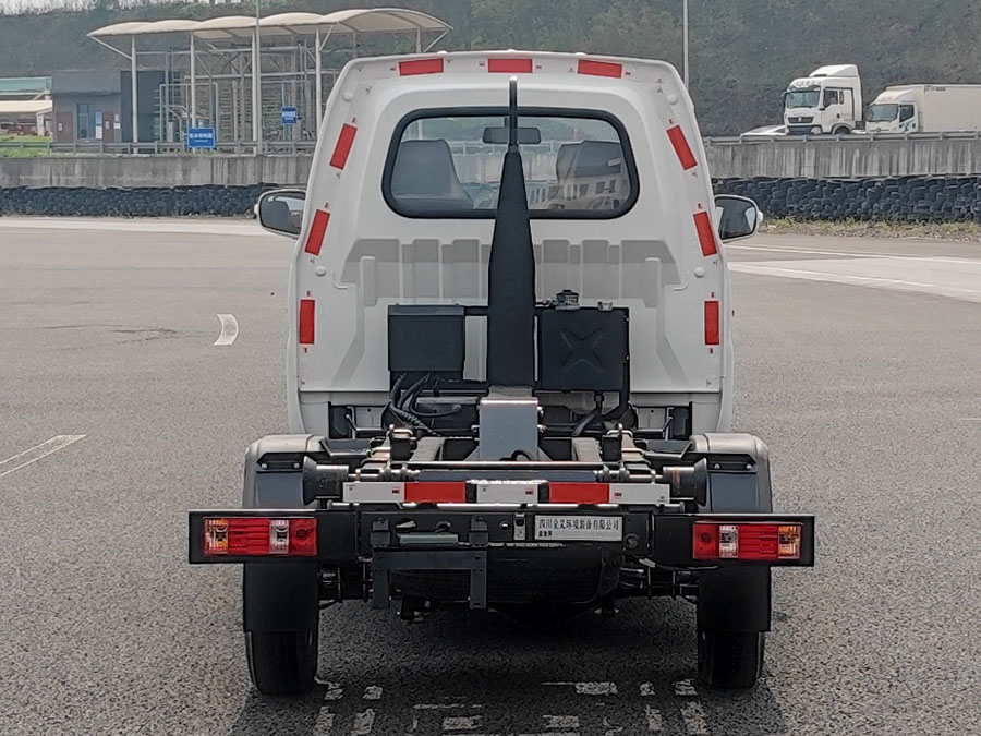 鑫馳牌XQY5031ZXXEV純電動車廂可卸式垃圾車公告圖片