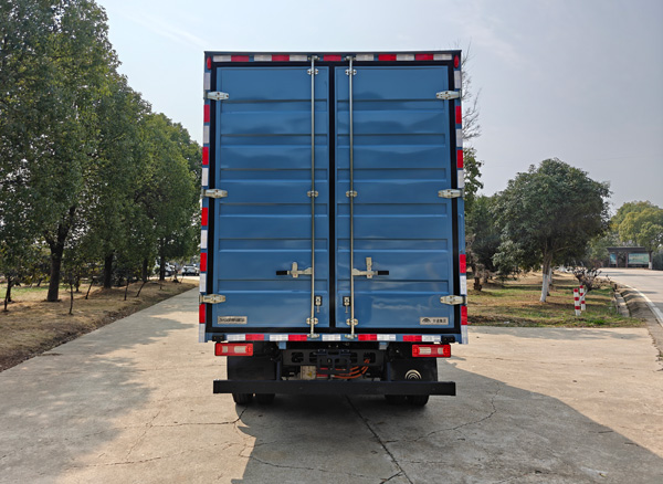 宇通牌ZKH5045XXYBEV13純電動(dòng)廂式貨車(chē)公告圖片