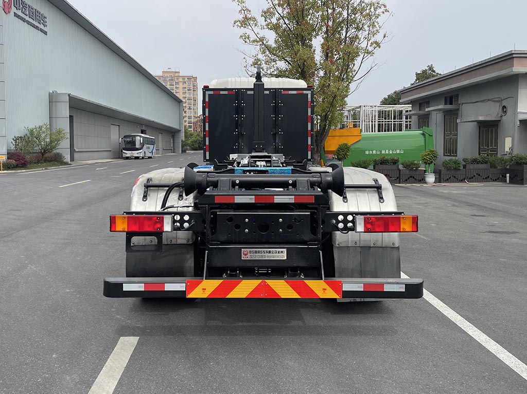中汽牌ZQZ5311ZXXBEVD純電動車廂可卸式垃圾車公告圖片