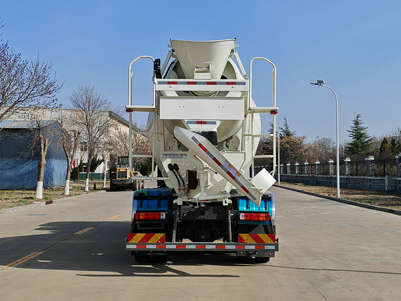 青專牌QDZ5317GJB306GZ10BEV純電動混凝土攪拌運(yùn)輸車公告圖片