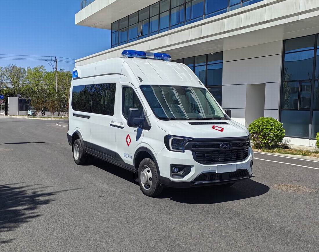 BBL5046XJHF型救護(hù)車(chē)圖片