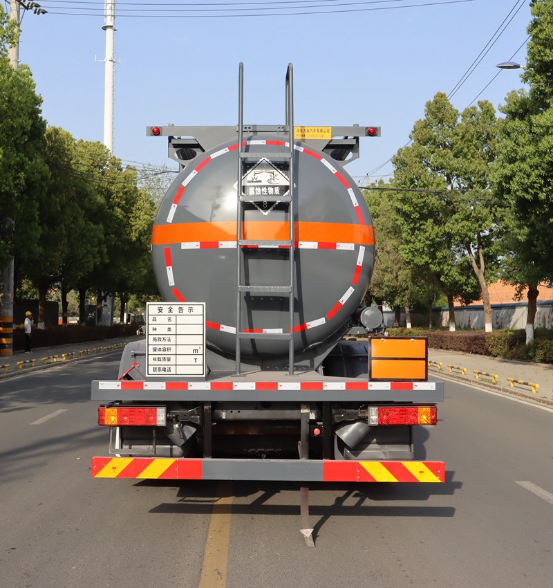 中汽力威牌HLW5322GFWSX6腐蝕性物品罐式運輸車公告圖片