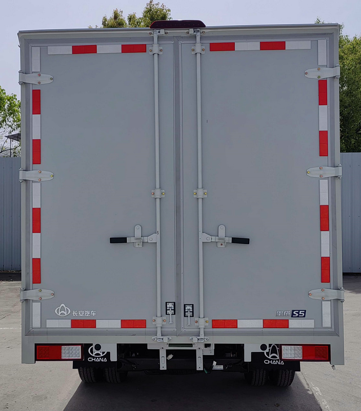 長安牌CKS5032XXYX9RD03BEV純電動廂式貨車公告圖片