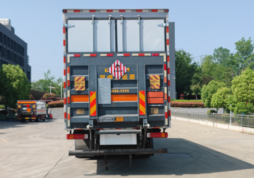 專力牌ZLC5187XRGZ6易燃固體廂式運(yùn)輸車公告圖片