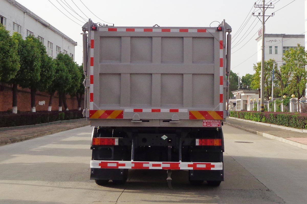 中潔牌XZL5253ZWX6NG污泥自卸車公告圖片