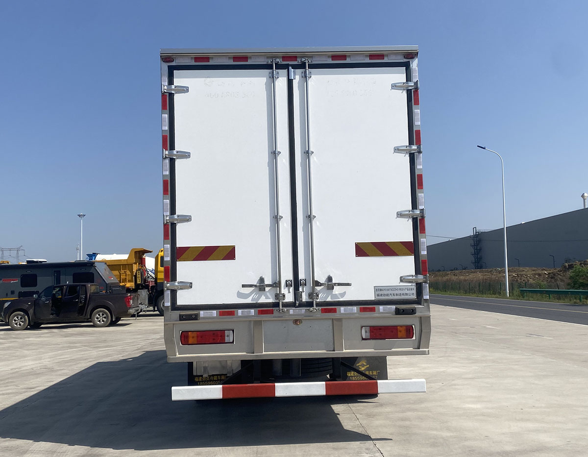 勁頁牌MJY5180TSCZZHS1鮮活水產(chǎn)品運(yùn)輸車公告圖片