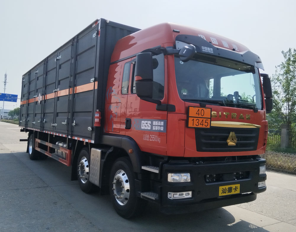 大力牌DLQ5261XRGZZ6易燃固體廂式運輸車