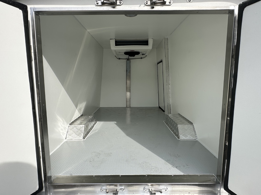 神百重工牌ABC5030XLCEVC3純電動(dòng)冷藏車公告圖片