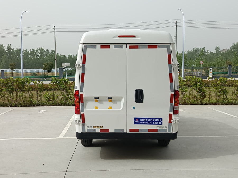神百重工牌ABC5030XLCEVC3純電動(dòng)冷藏車公告圖片