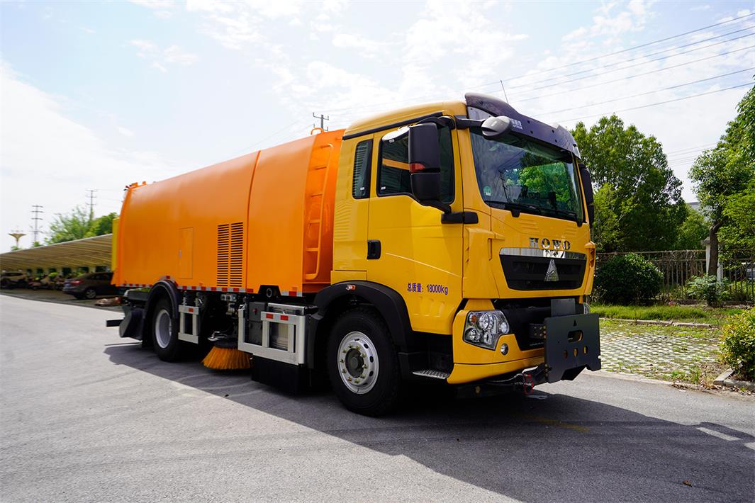 三一牌SYS5185TSLZQ6掃路車(chē)