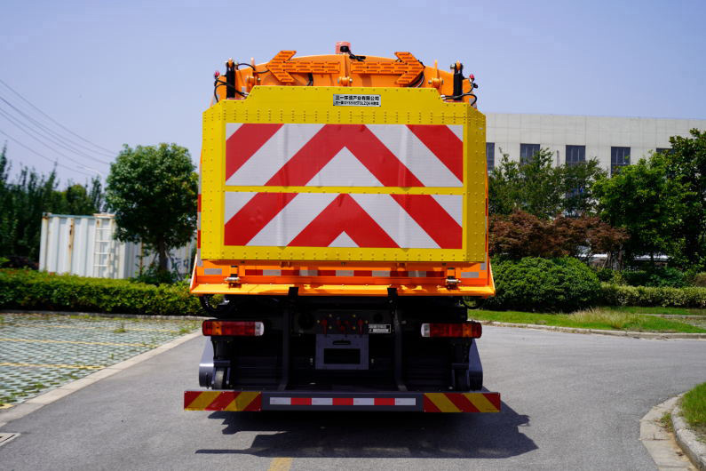 三一牌SYS5185TSLZQ6掃路車公告圖片