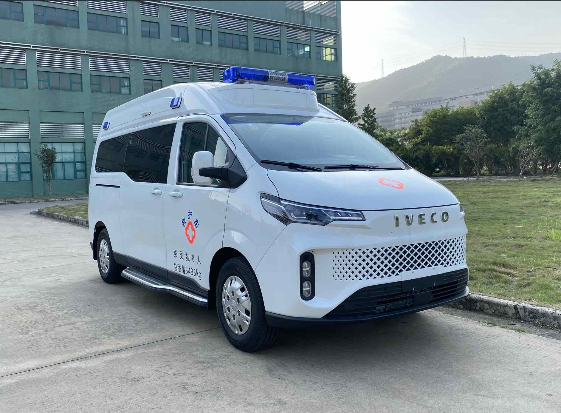 ARD5030XJHBEVYB1型純電動(dòng)救護(hù)車圖片