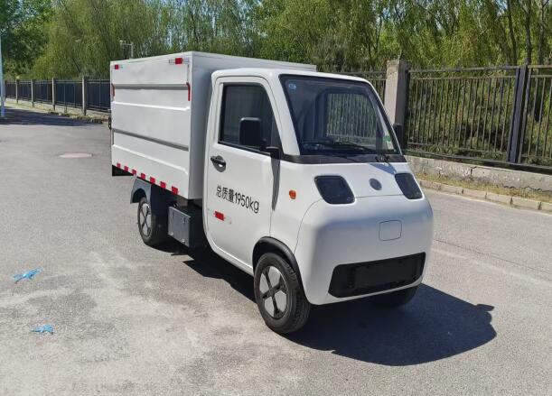 百易長青牌JBY5020XTYBEV純電動密閉式桶裝垃圾車