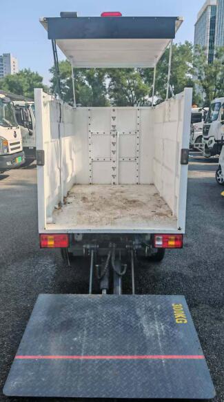 百易長青牌JBY5020XTYBEV純電動密閉式桶裝垃圾車公告圖片