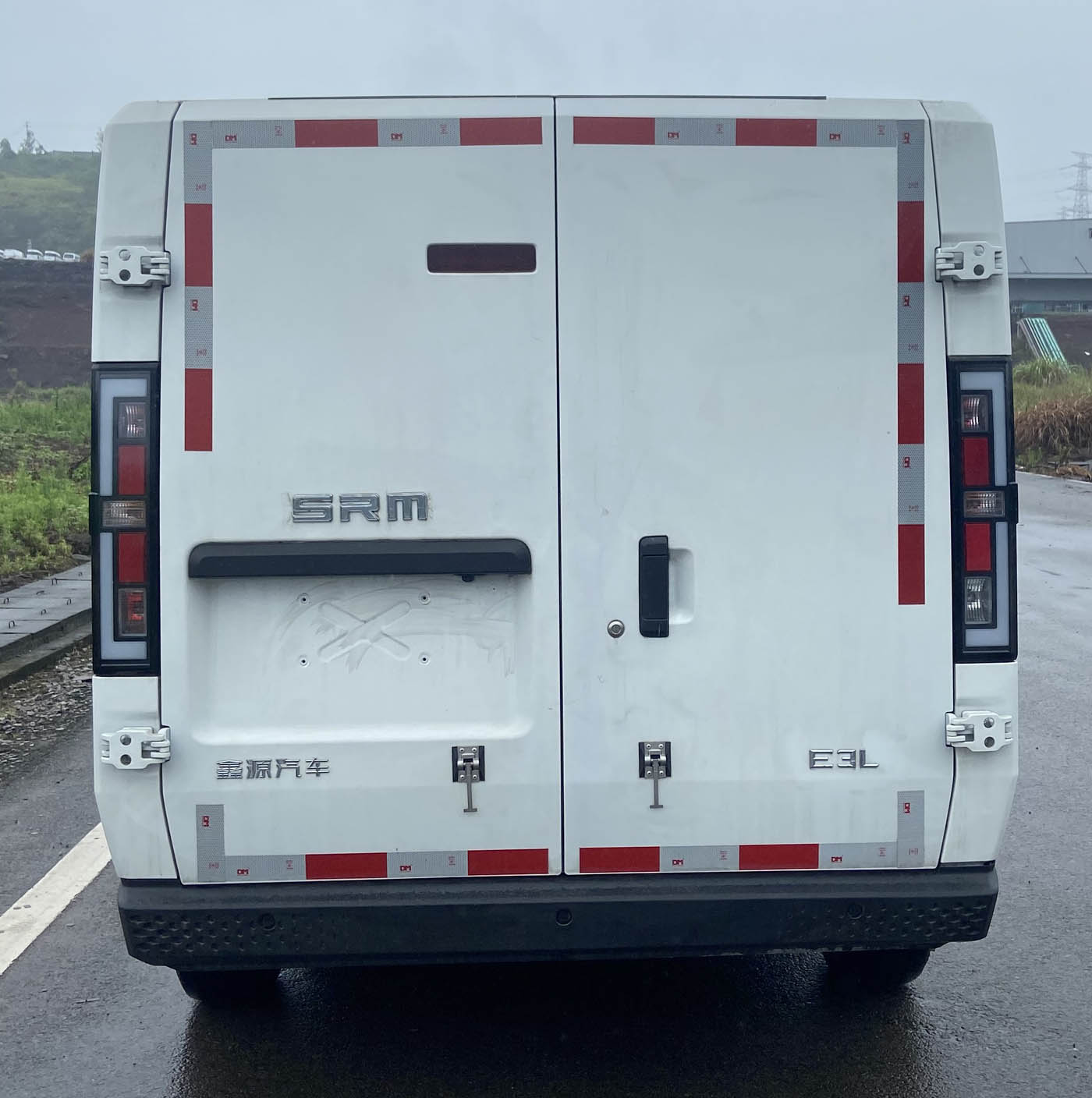 鑫源牌JKC5038XXYA0XCBEV純電動(dòng)廂式貨車公告圖片