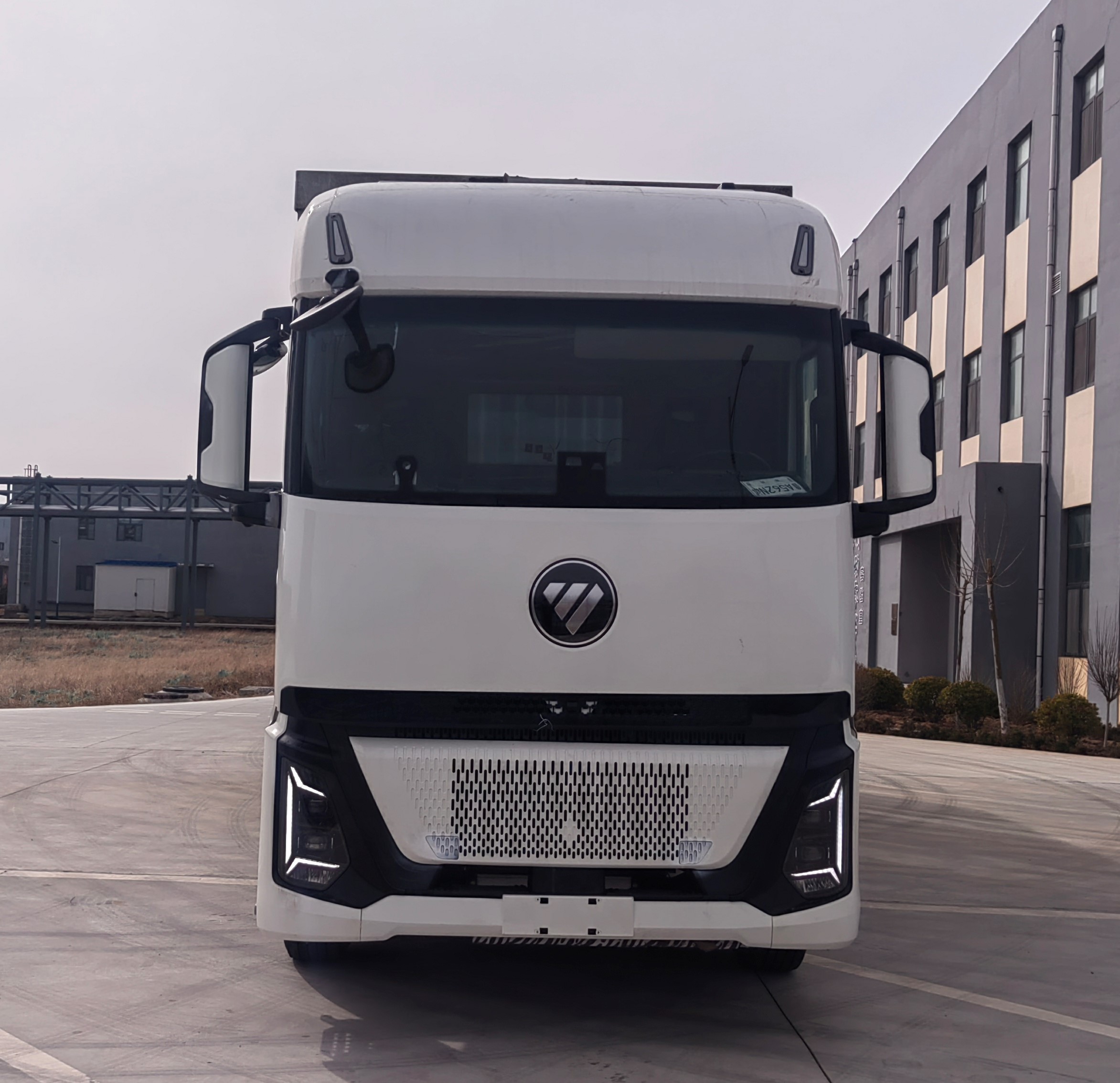 福田牌BJ5186XYKEVL純電動翼開啟廂式貨車公告圖片