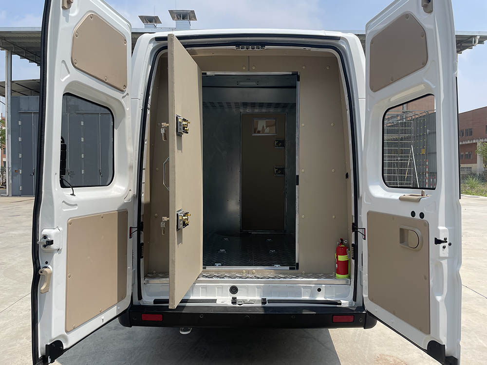 長(zhǎng)平戰(zhàn)甲牌CPC5040XYUDFAEV純電動(dòng)押運(yùn)車公告圖片