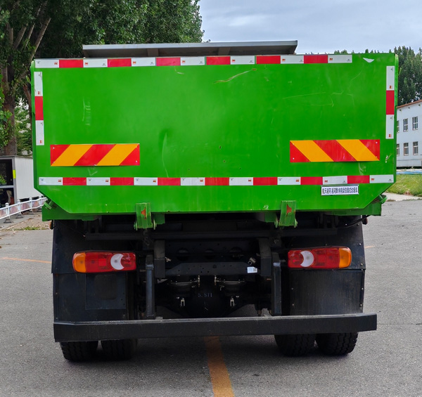 凌河牌LH5180ZLJABEV純電動自卸式垃圾車公告圖片