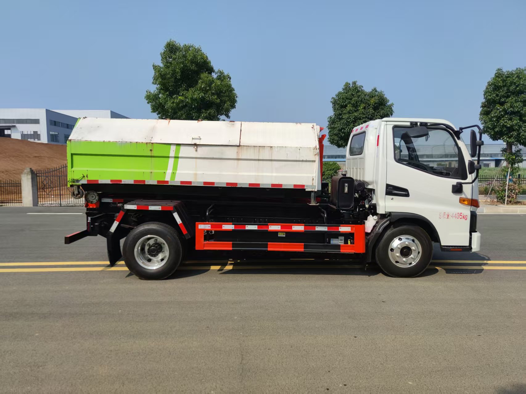 炎帝牌SZD5040ZXXHFCBEV純電動(dòng)車廂可卸式垃圾車公告圖片