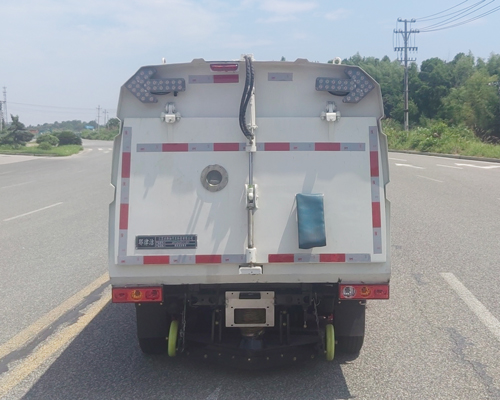 耶律潔牌SWT5030TXSBEV純電動洗掃車公告圖片