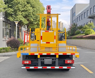 程力威牌CLW5041XJXCDP抽油機(jī)檢修車公告圖片