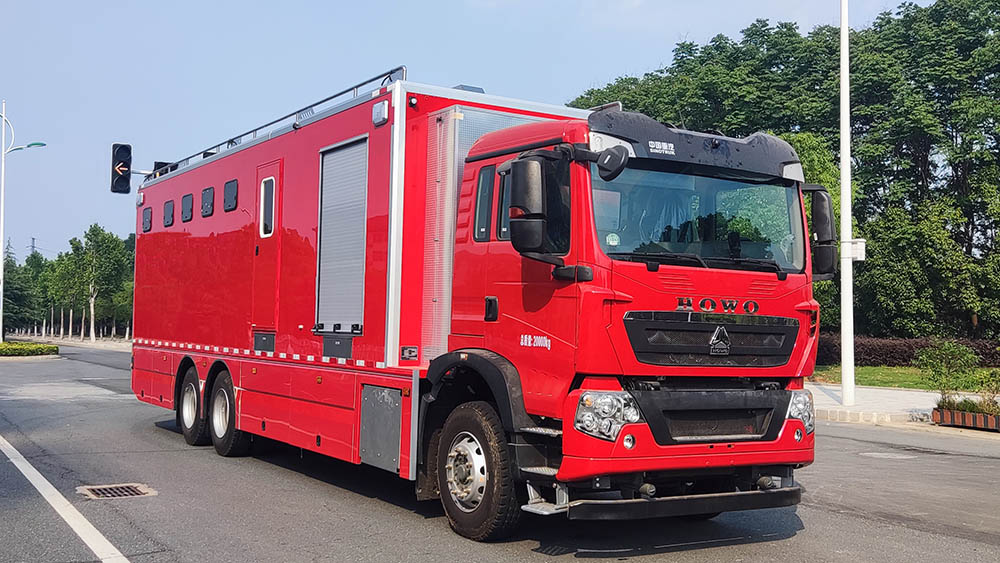 新東日牌YZR5200XLYZZ6淋浴車